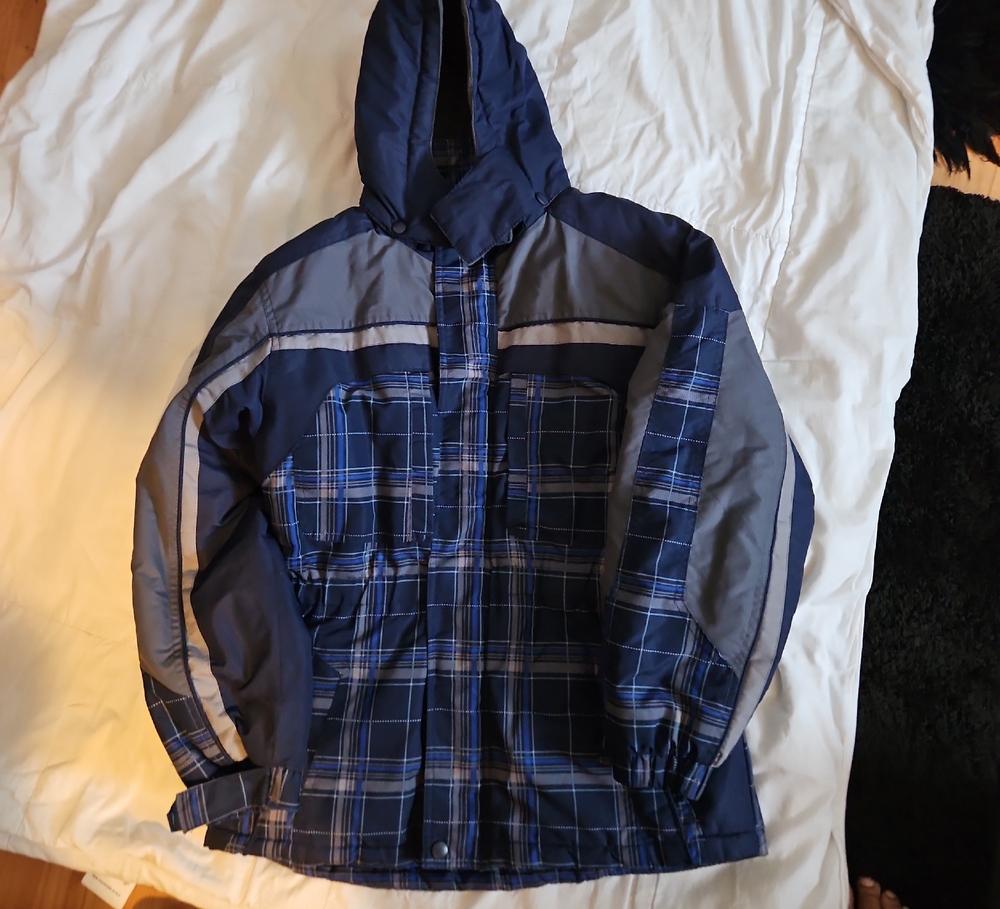 Arizona Jean Company Navy and Gray Plaid Puffer Jacket
